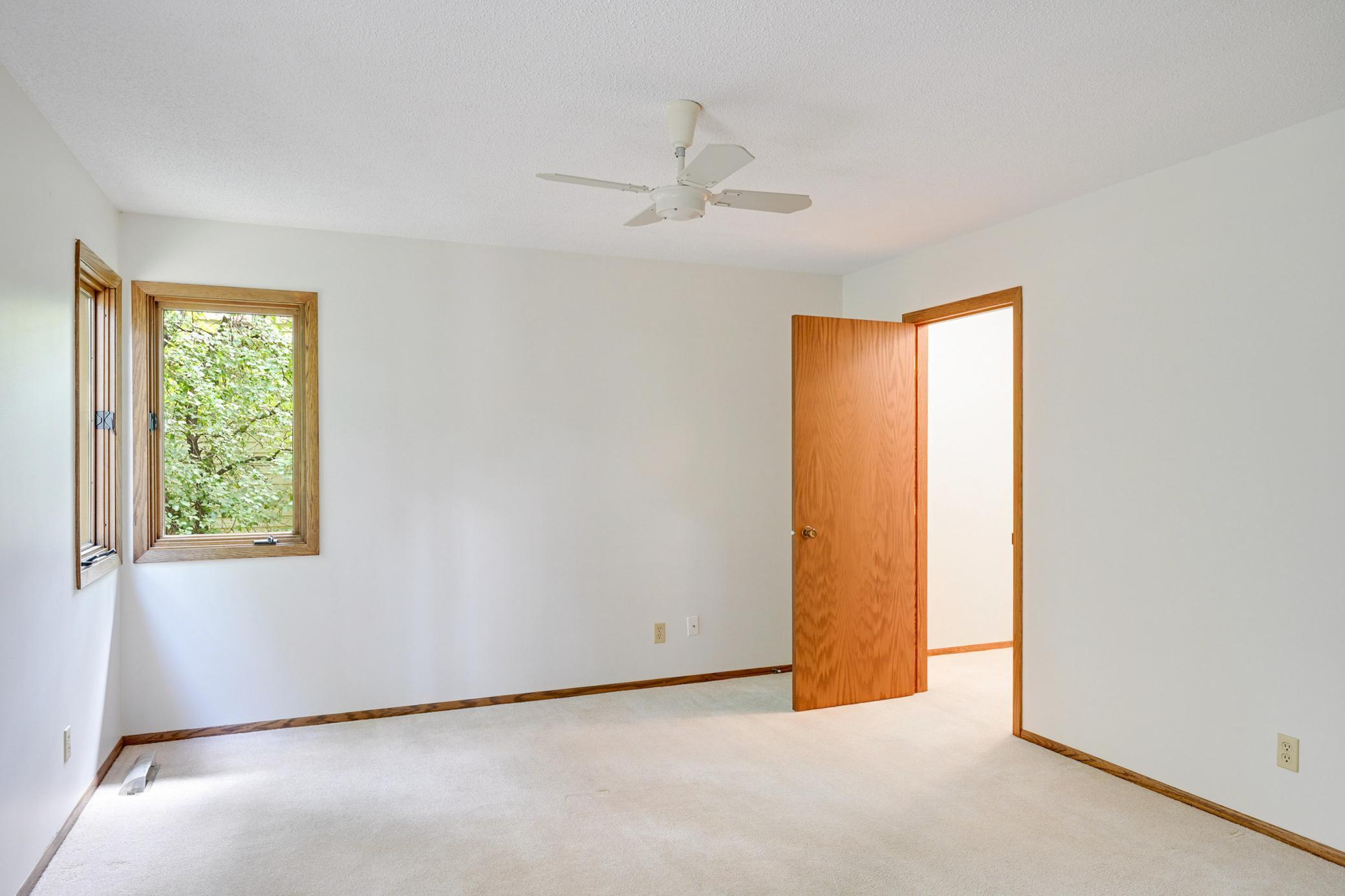 9811 Edgewood Road Bloomington, MN 55438 - Photo 15 of 40 Gallery Image 15