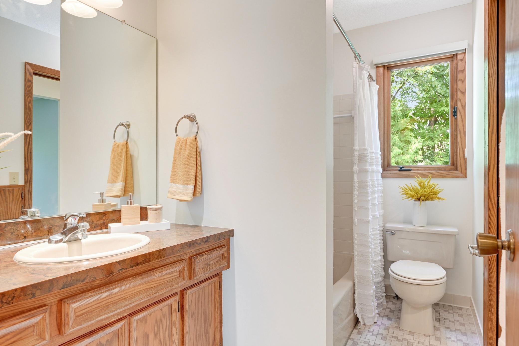 9811 Edgewood Road Bloomington, MN 55438 - Photo 18 of 40 Gallery Image 18