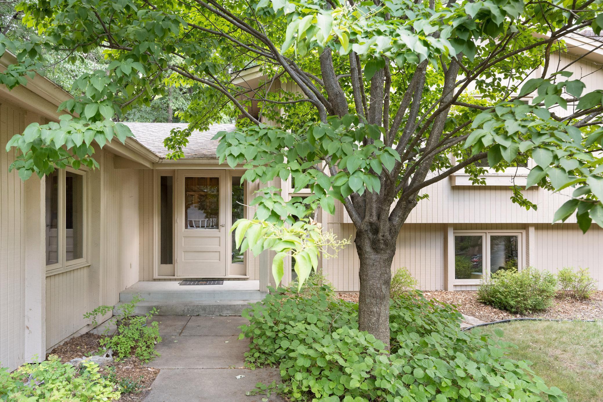 9811 Edgewood Road Bloomington, MN 55438 - Photo 2 of 40 Gallery Image 2