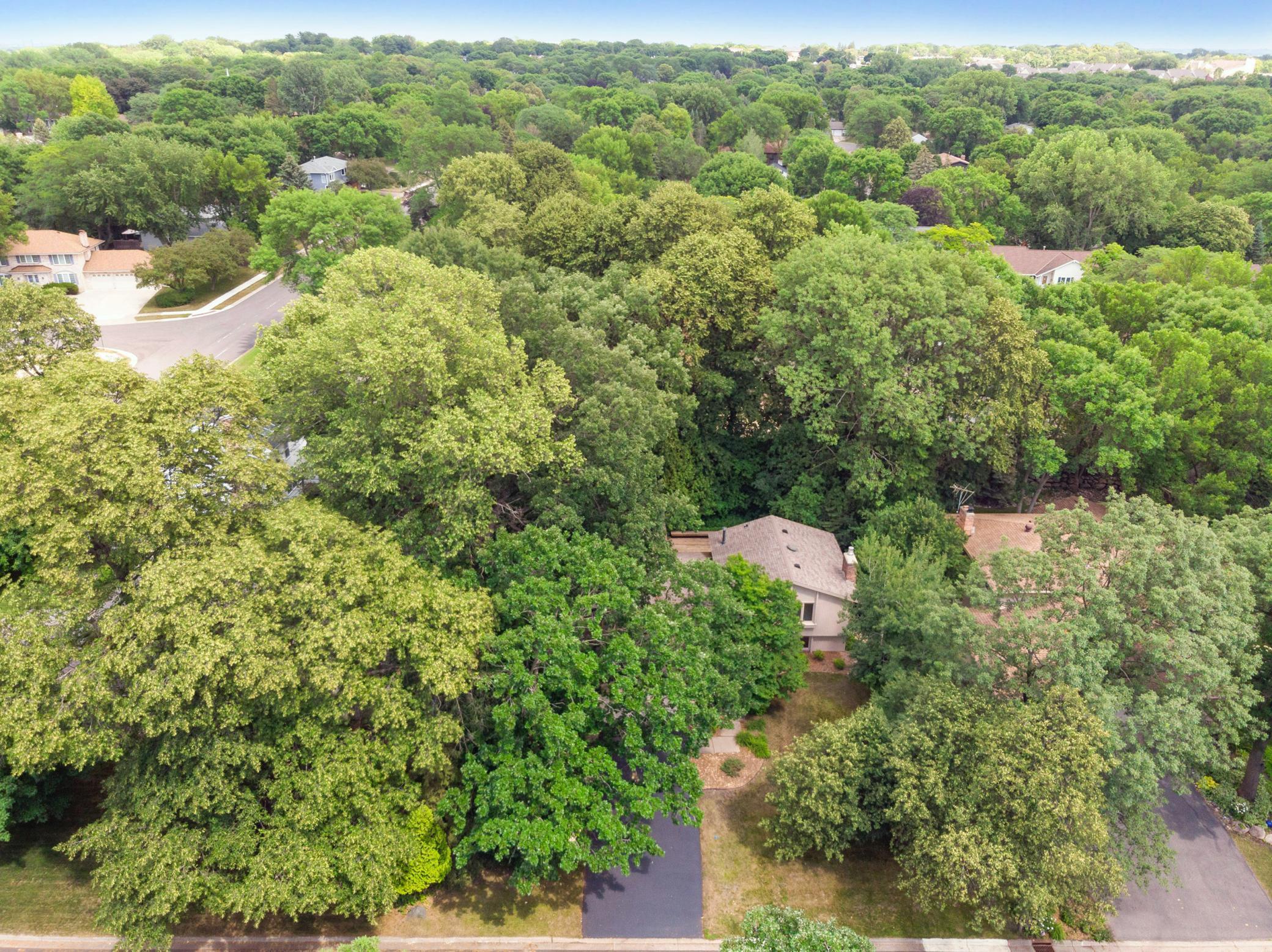 9811 Edgewood Road Bloomington, MN 55438 - Photo 29 of 40 Gallery Image 29