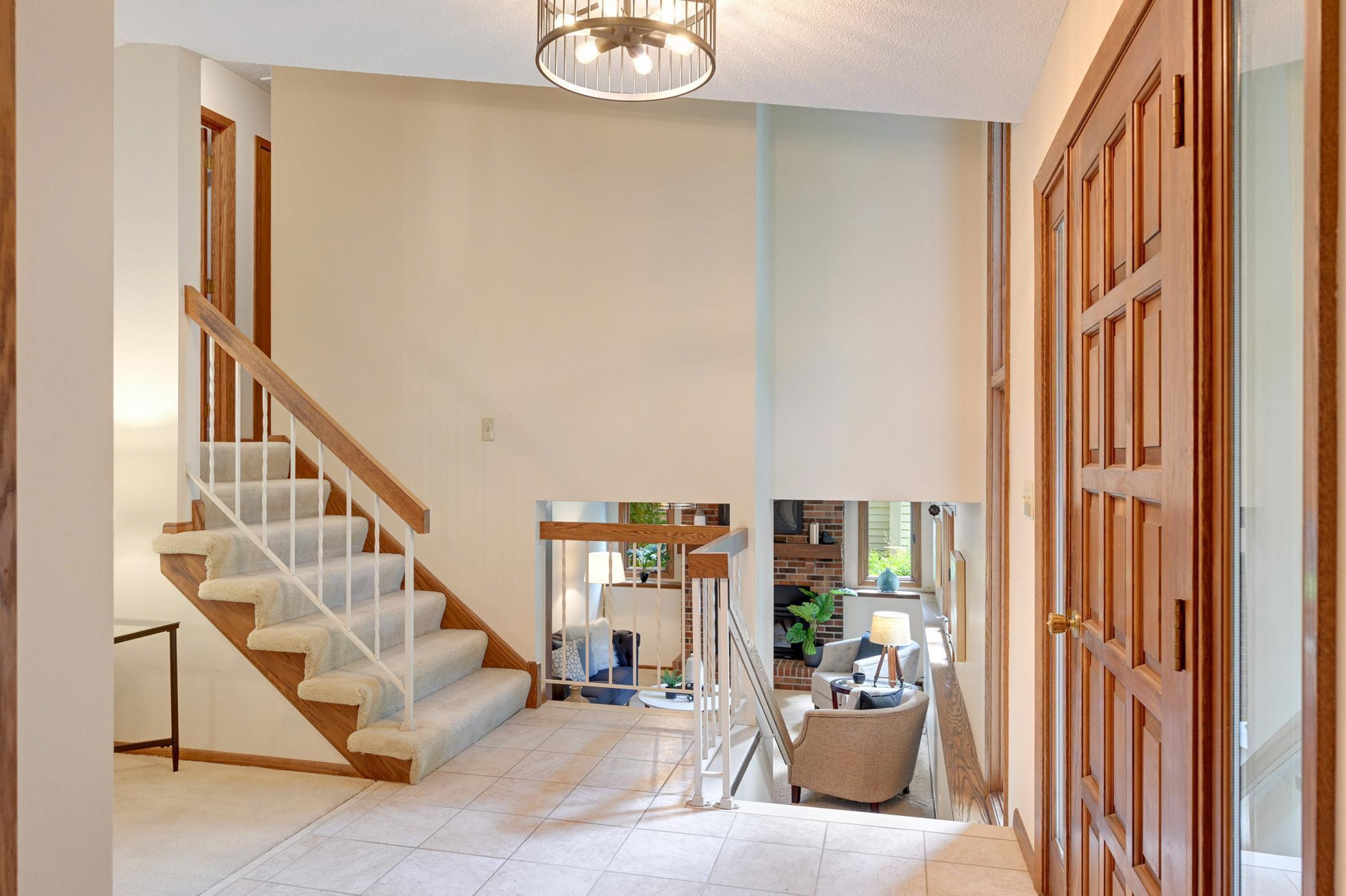9811 Edgewood Road Bloomington, MN 55438 - Photo 4 of 40 Gallery Image 4