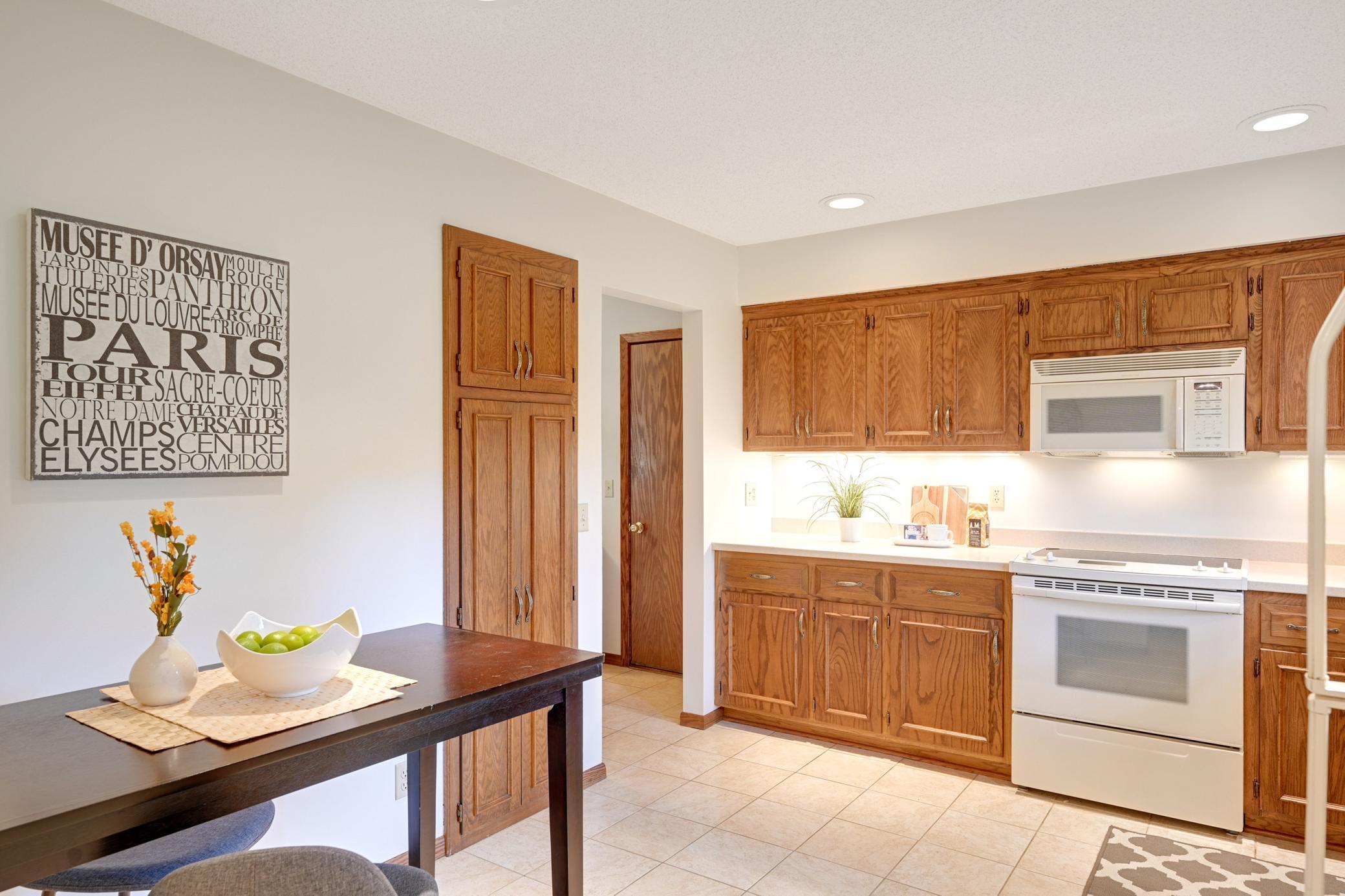 9811 Edgewood Road Bloomington, MN 55438 - Photo 10 of 40 Gallery Image 10