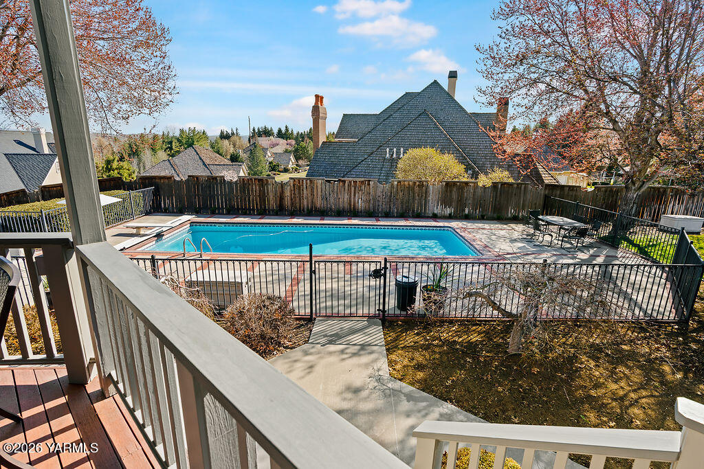 6810 Ravens Gate Way Yakima, WA 98908 - Photo 43 of 49 a view of outdoor space swimming pool and outdoor space