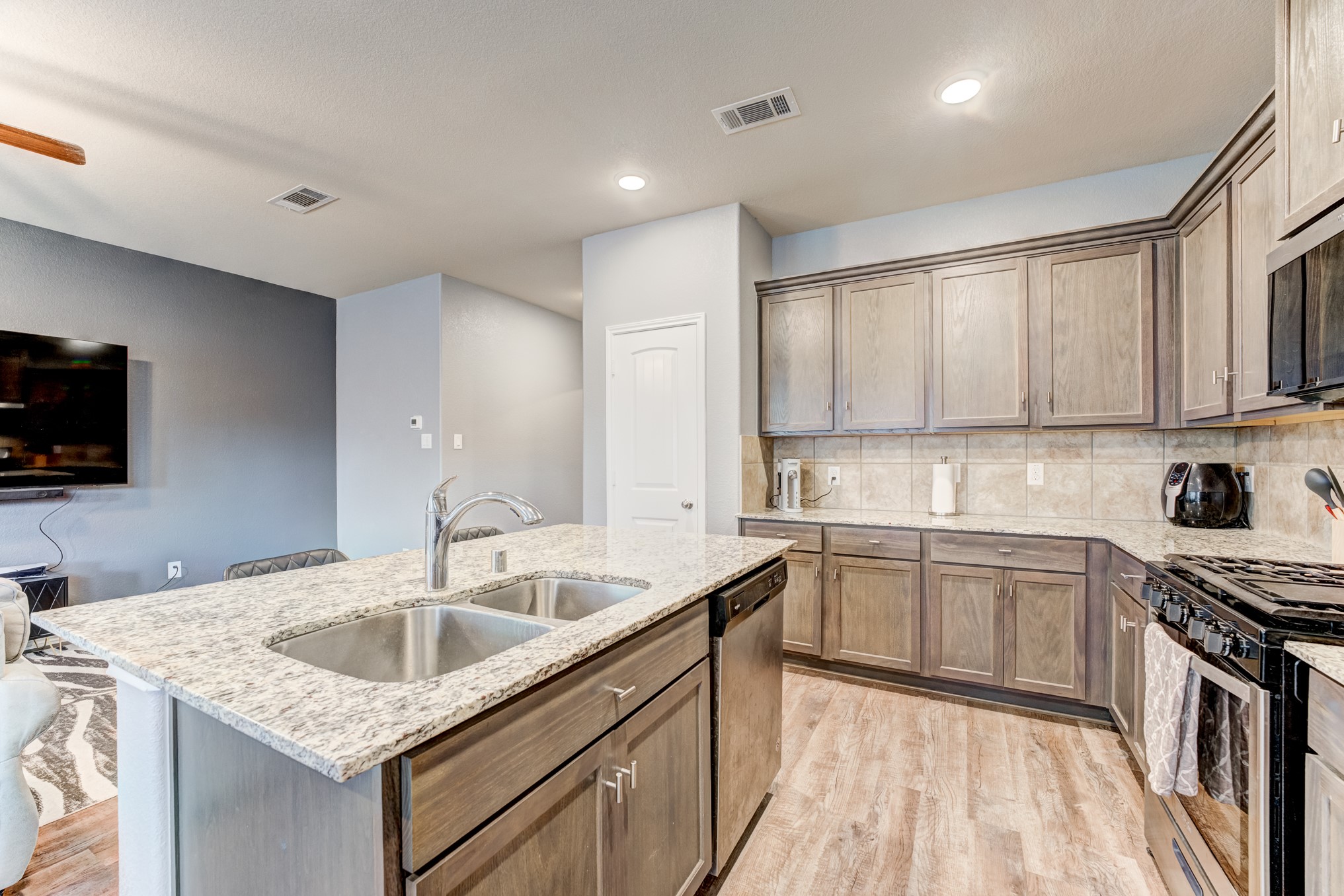 9214 Penfield Drive Rosharon, TX 77583 - Photo 16 of 48