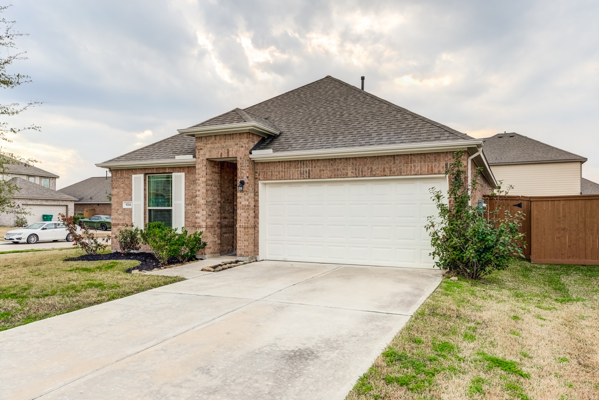 9214 Penfield Drive Rosharon, TX 77583 - Photo 2 of 48