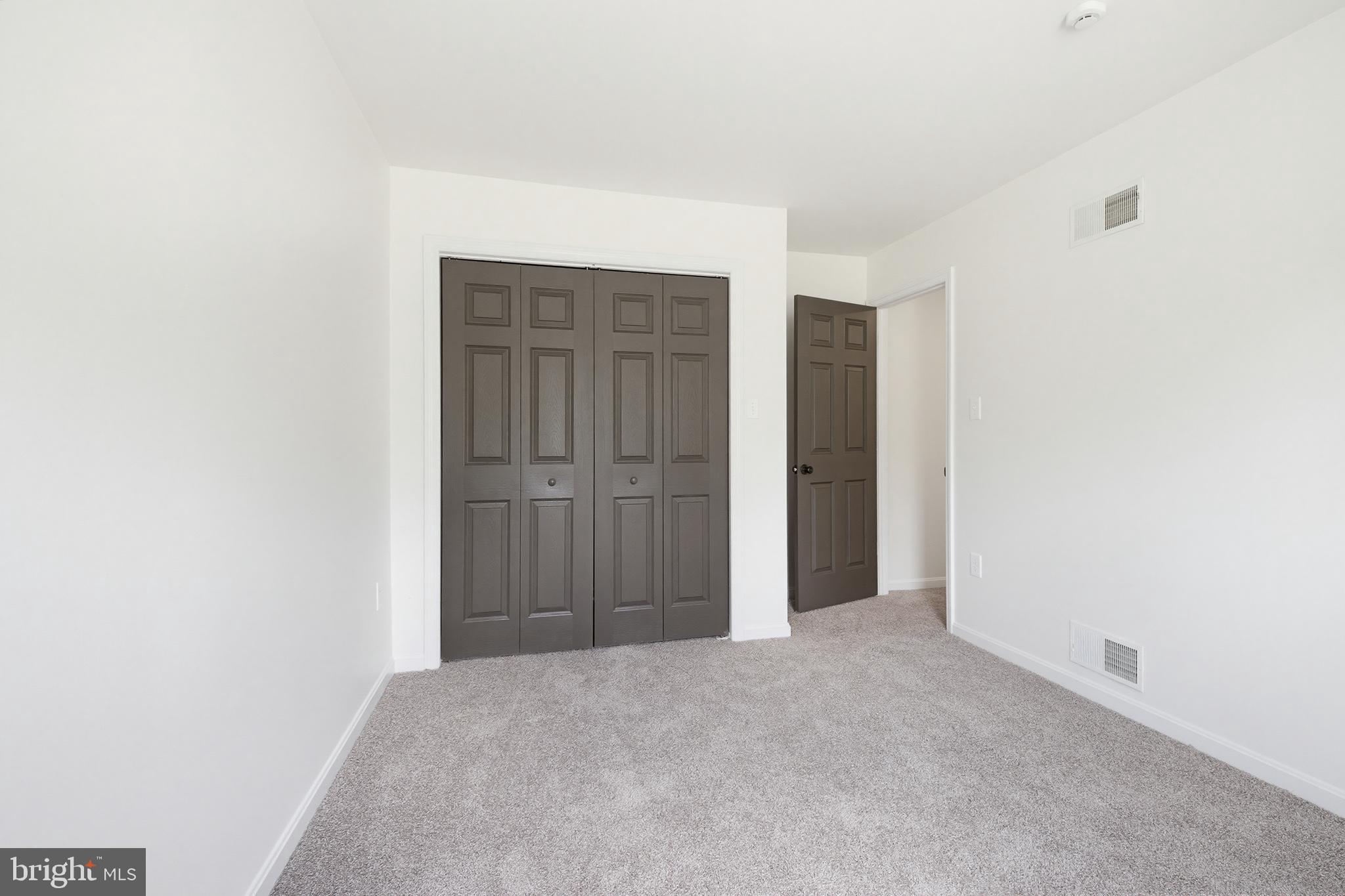 112 Sawmill Road Elizabethtown, PA 17022 - Photo 36 of 56 an empty room with closet