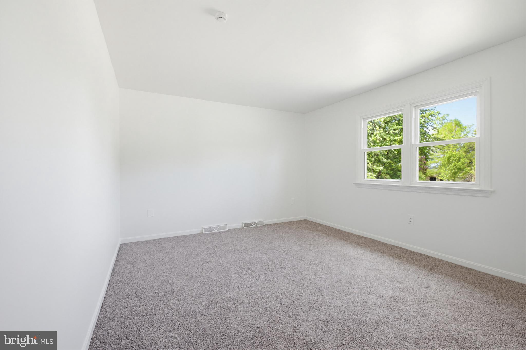 112 Sawmill Road Elizabethtown, PA 17022 - Photo 40 of 56 an empty room with a window