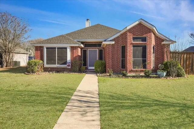 $300,000 | 8718 Pheasant Run Drive, Rowlett, TX 75089