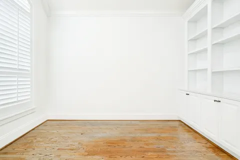 a view of a room with shelf