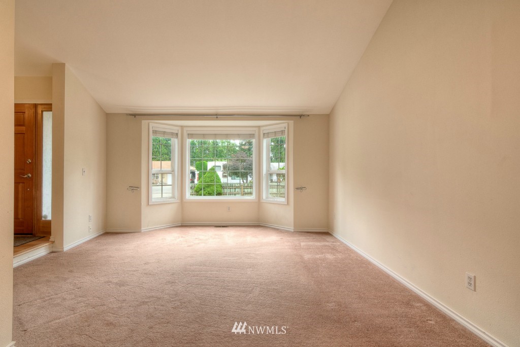 7412 Vandermark Road East Bonney Lake, WA 98391 - Photo 2 of 20 Gallery Image 2