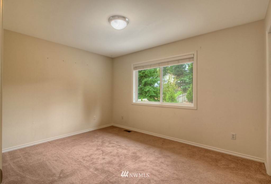 7412 Vandermark Road East Bonney Lake, WA 98391 - Photo 13 of 20 Gallery Image 13
