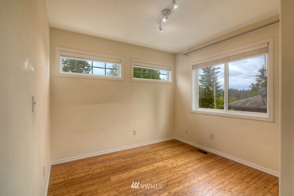 7412 Vandermark Road East Bonney Lake, WA 98391 - Photo 14 of 20 Gallery Image 14