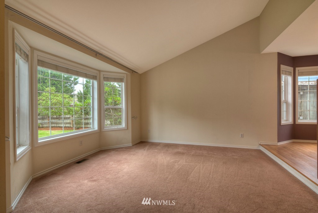 7412 Vandermark Road East Bonney Lake, WA 98391 - Photo 3 of 20 Gallery Image 3