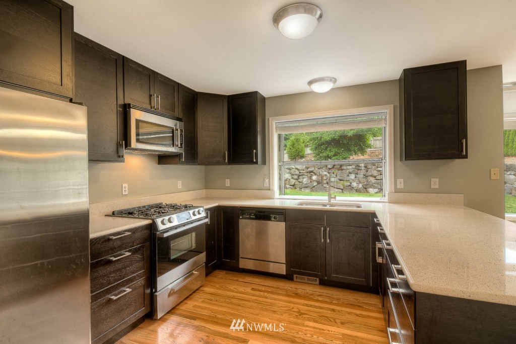 7412 Vandermark Road East Bonney Lake, WA 98391 - Photo 6 of 20 Gallery Image 6