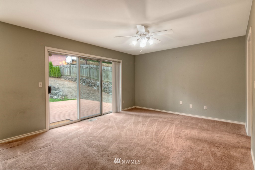 7412 Vandermark Road East Bonney Lake, WA 98391 - Photo 8 of 20 Gallery Image 8