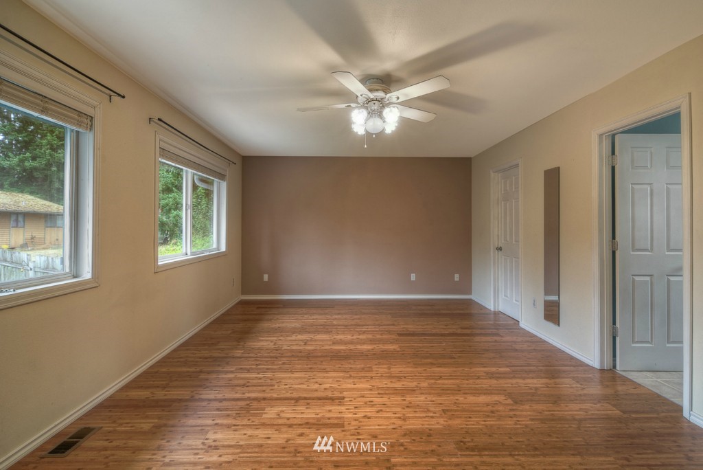7412 Vandermark Road East Bonney Lake, WA 98391 - Photo 10 of 20 Gallery Image 10