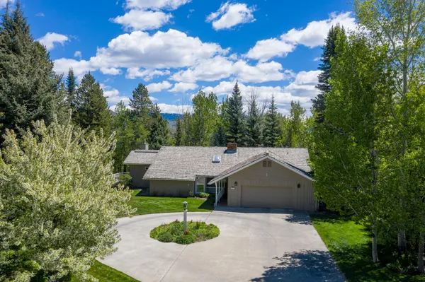 $3,980,000 | 204 Ramona Lane, Ketchum, ID 83340