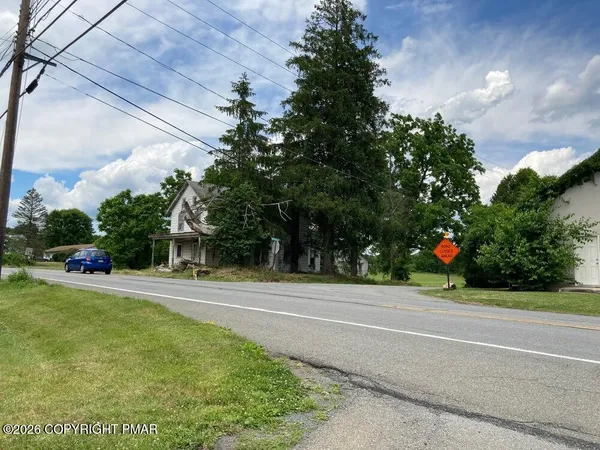 $395,000 | 103 Silver Valley Road, Brodheadsville, PA 18322