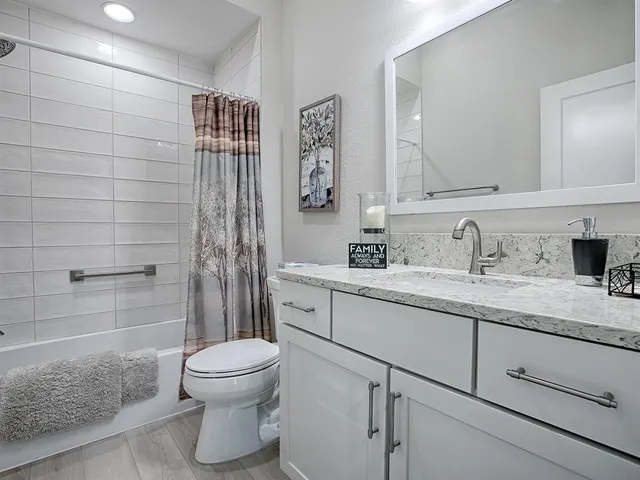 $873,900 | 7718 Brian Etheredge Way, The Villages, FL 34762