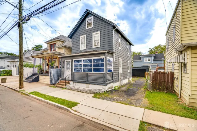 $367,500 | 82 South Ward Street, New Brunswick, NJ 08901