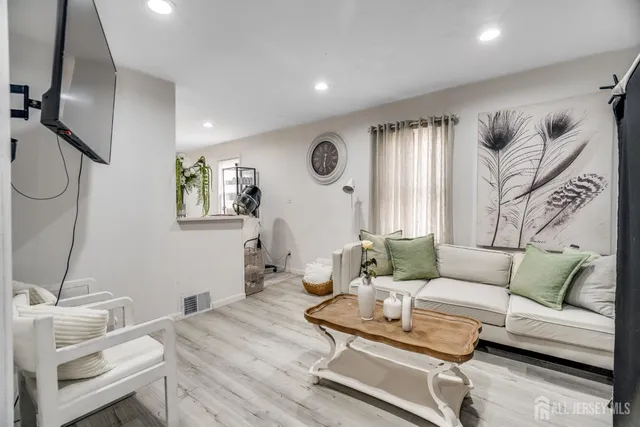 $367,500 | 82 South Ward Street, New Brunswick, NJ 08901