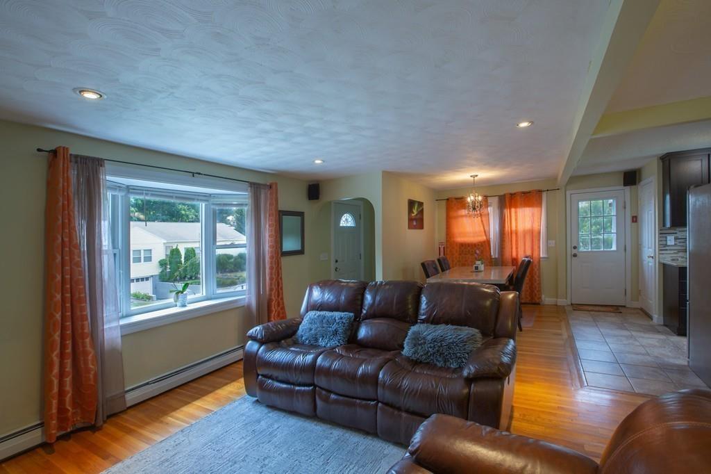 8 Buttaro Road Woburn, MA 01801 - Photo 3 of 28 Gallery Image 3