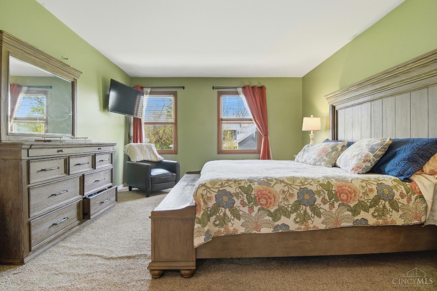 4374 Boomer Road Cincinnati, OH 45247 - Photo 27 of 49