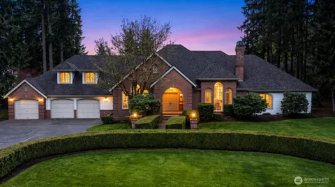 $2,099,950 | 14329 194th Avenue Northeast, Woodinville, WA 98077