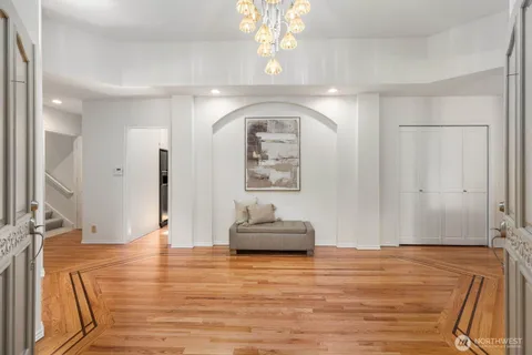 $2,099,950 | 14329 194th Avenue Northeast, Woodinville, WA 98077