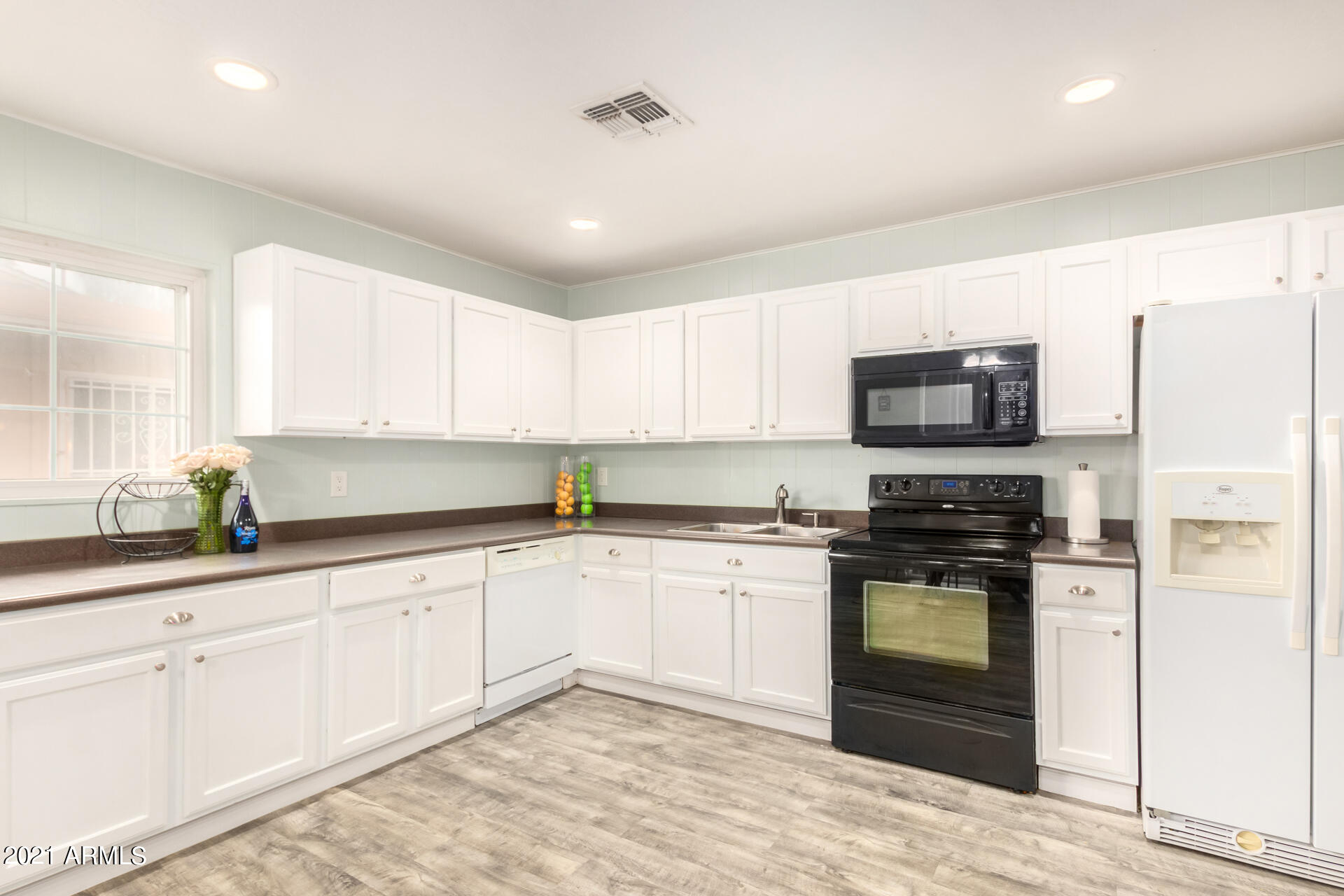 3820 West Bethany Home Road Phoenix, AZ 85019 - Photo 11 of 39 11-Bethany