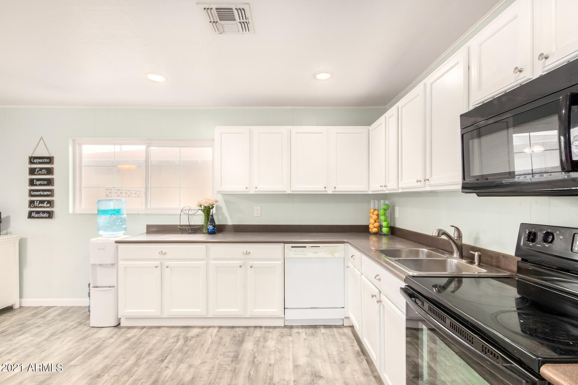 3820 West Bethany Home Road Phoenix, AZ 85019 - Photo 13 of 39 13-Bethany