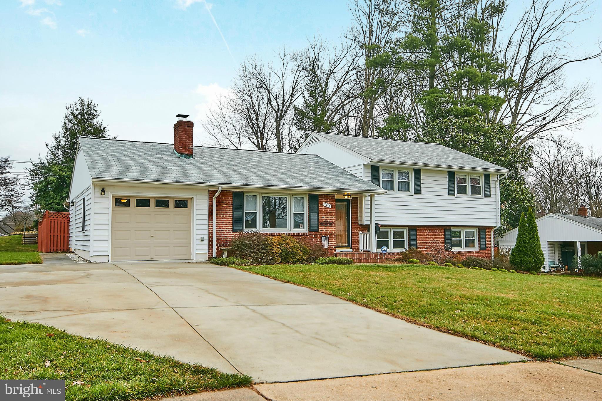 7724 Elgar Street Springfield, VA 22151 - Photo 3 of 30 Exterior (Front)