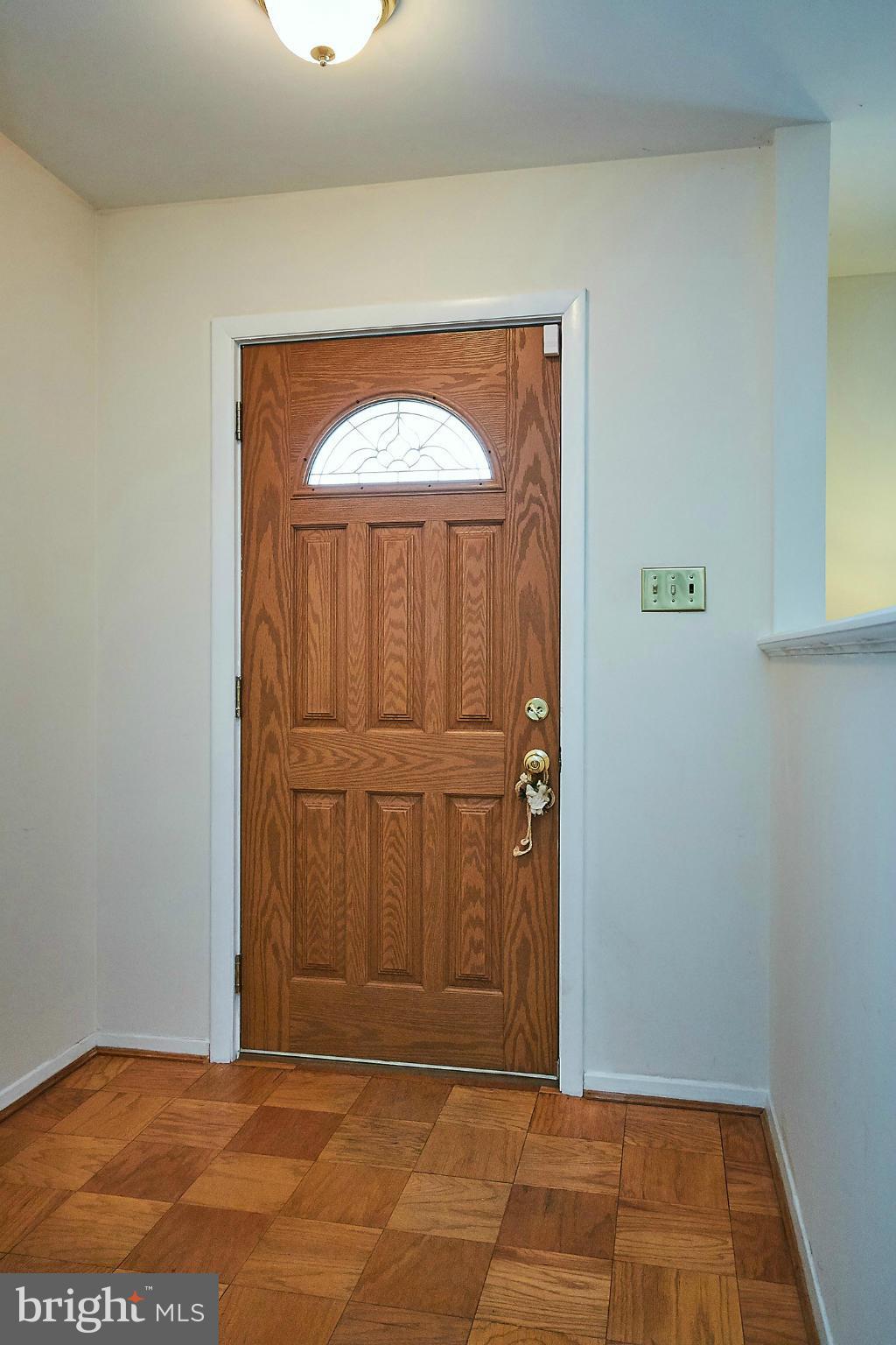 7724 Elgar Street Springfield, VA 22151 - Photo 4 of 30 Foyer