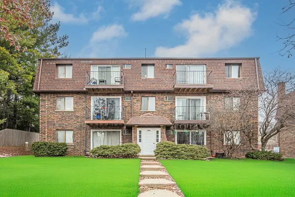 $210,000 | 1225 Whispering Hills Court, Unit 3B, Naperville, IL 60540