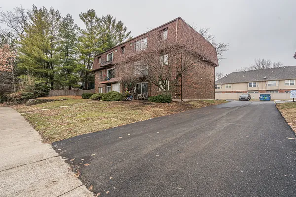 $210,000 | 1225 Whispering Hills Court, Unit 3B, Naperville, IL 60540