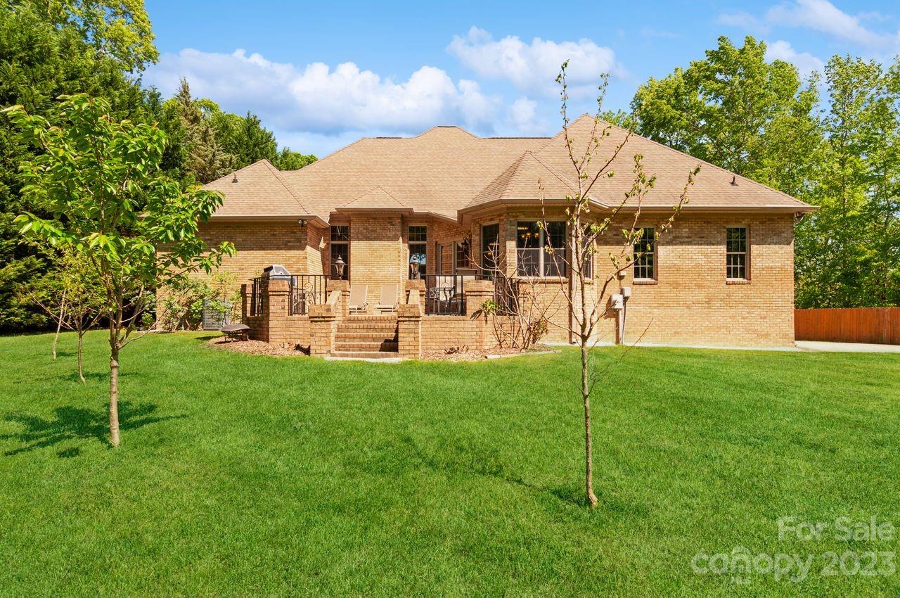 2520 Walker Road Charlotte, NC 28270 - Photo 34 of 40 Gallery Image 34