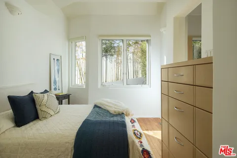 $3,650,000 | 3885 Rambla Orienta, Malibu, CA 90265