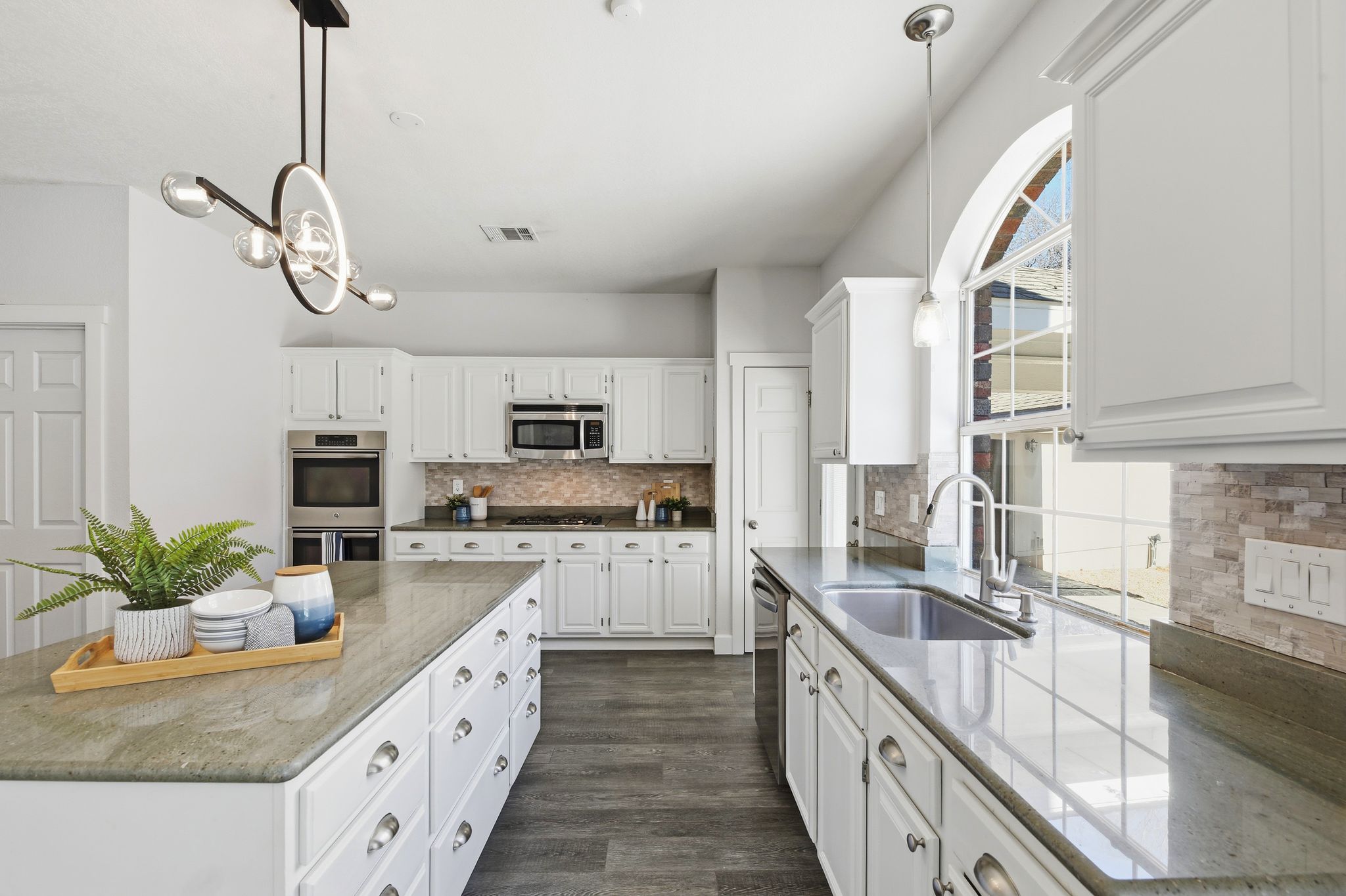 10902 Beacham Court Austin, TX 78739 - Photo 12 of 32