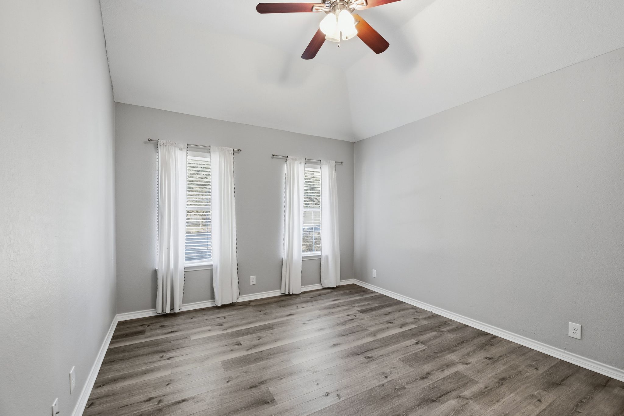 10902 Beacham Court Austin, TX 78739 - Photo 21 of 32