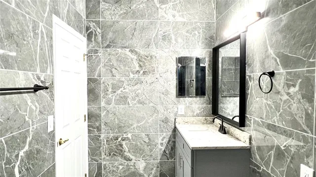 $959,999 | 8854 Oak Landings Court, Orlando, FL 32836