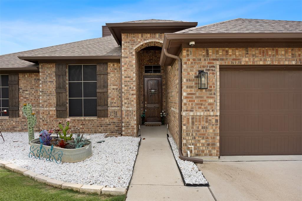 2618 Byrd Ranch Road Midlothian, TX 76065 - Photo 4 of 38 a front view of a house