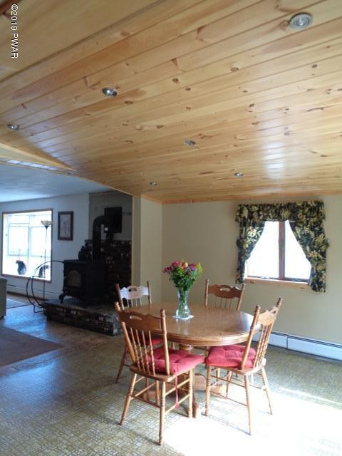 475 Rowland Road Greeley, PA 18425 - Photo 9 of 41 Dining Room