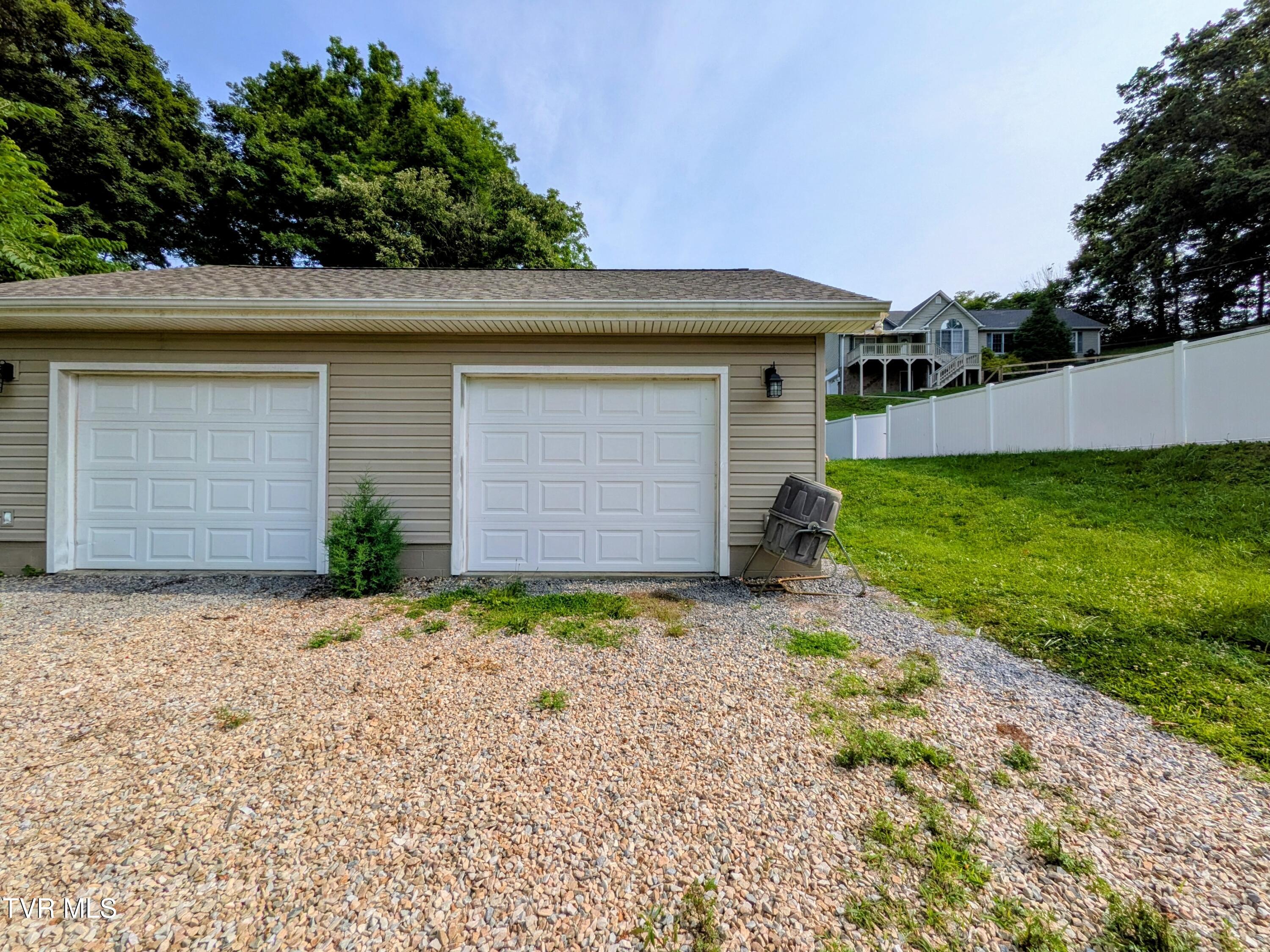 113 Nave Hollow Road Elizabethton, TN 37643 - Photo 64 of 91 Bonus Garage
