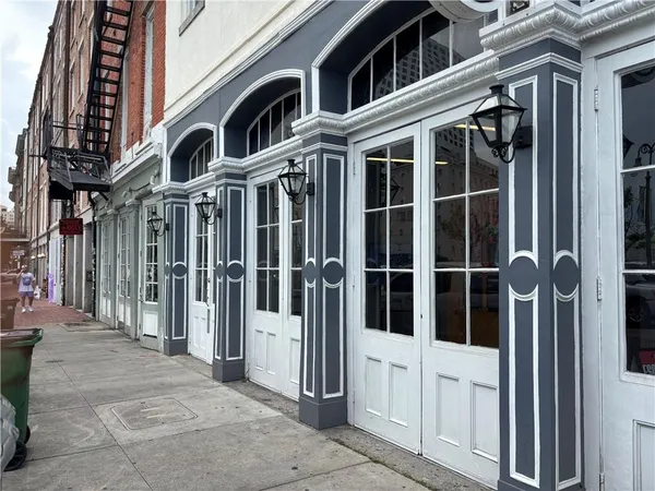 $1,850 | 229 North Peters Street, Unit 202, New Orleans, LA 70130