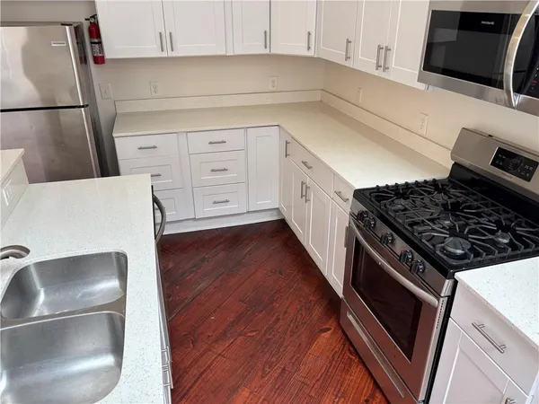 $1,850 | 229 North Peters Street, Unit 202, New Orleans, LA 70130