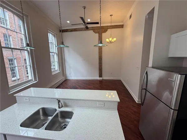 $1,850 | 229 North Peters Street, Unit 202, New Orleans, LA 70130