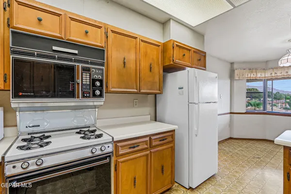 $285,000 | 648 Tepic Drive, El Paso, TX 79912