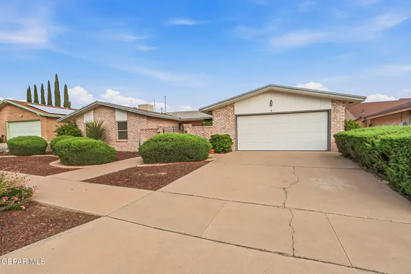 $285,000 | 648 Tepic Drive, El Paso, TX 79912
