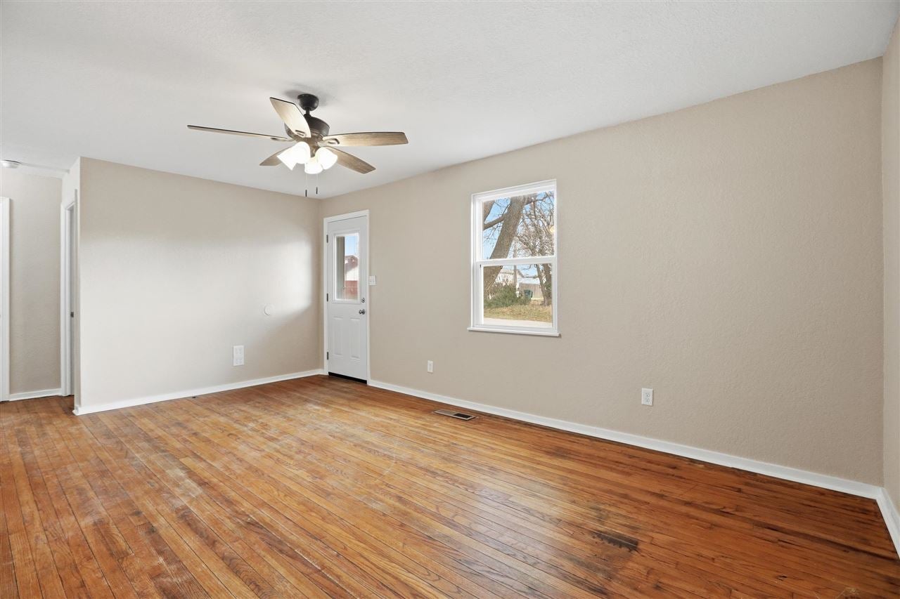 409 North 11th Street Perry, OK 73077 - Photo 4 of 32 Gallery Image 4
