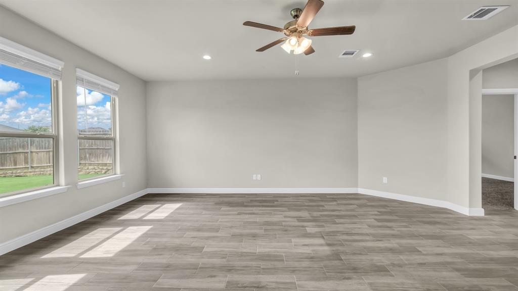 2328 Briscoe Rnch Drive Weatherford, TX 76087 - Photo 16 of 36